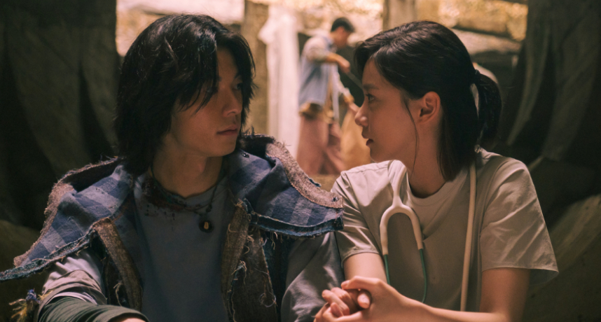 「亞洲男神」許光漢重磅回歸！攜手袁澧林展開跨時空愛戀　10/3中秋全亞洲上映